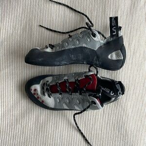 New! La Sportiva Tarantulace 38.5 LV